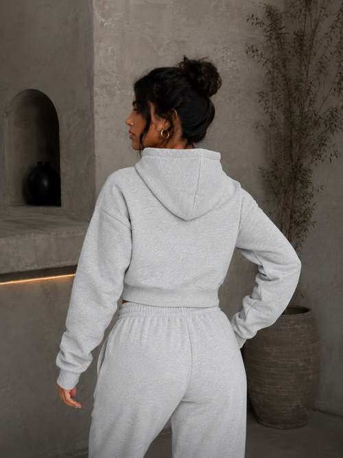 ESSENTIAL CROPPED ZIP-UP HOODIE