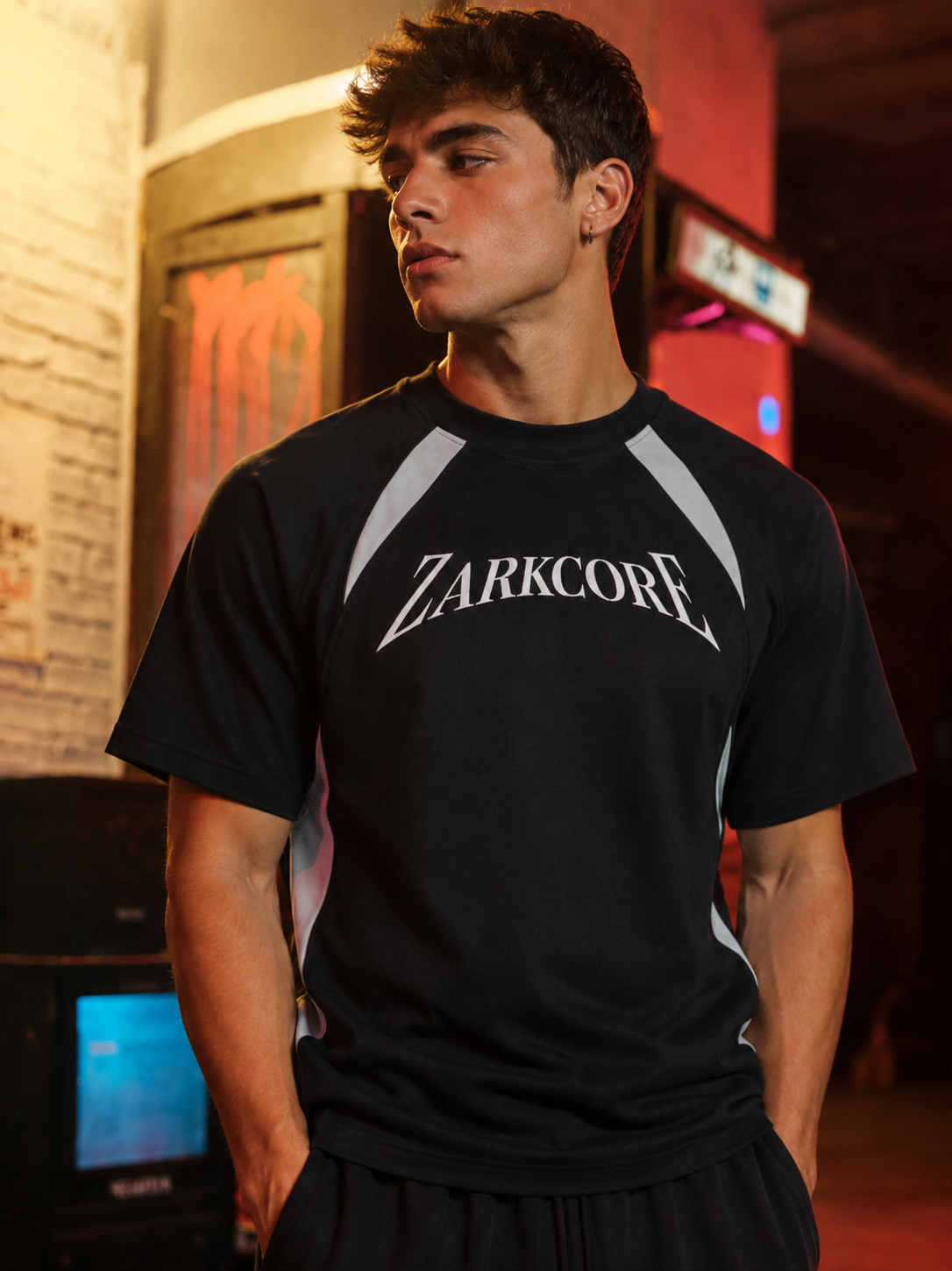 CONTRAST PANEL PERFORMANCE T-SHIRT